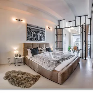 loft-astoria-by-mundo-collection.inbudapesthotels.com/